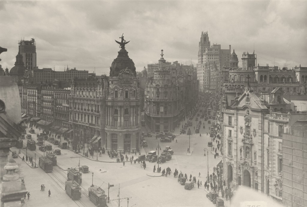 Edificio Gran Vía Visto desde la Calle Alcalá