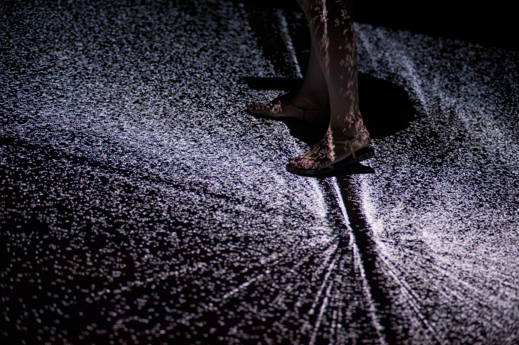 data.path, 2013© Ryoji Ikeda