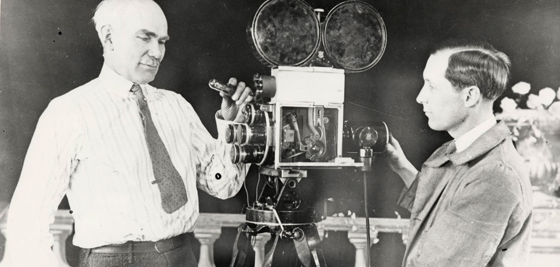 De Forest con el asistente de laboratorio Freeman-Owen. ©Courtesy History San José.