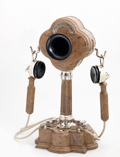 Teléfono de sobremesa 1893. Société Industrielle des Téléphones.
