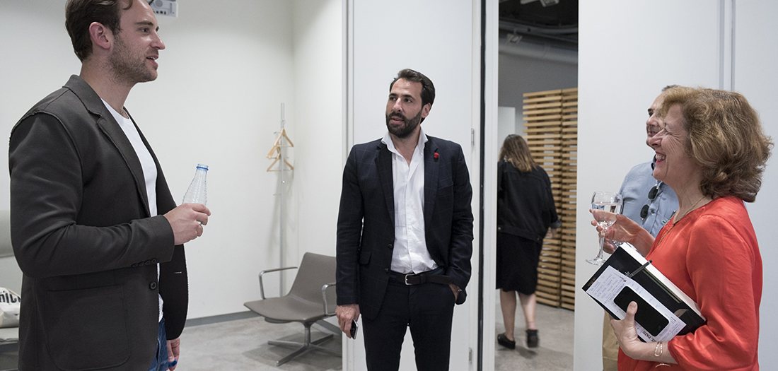 Imágenes del encuentro con Joël Dicker.