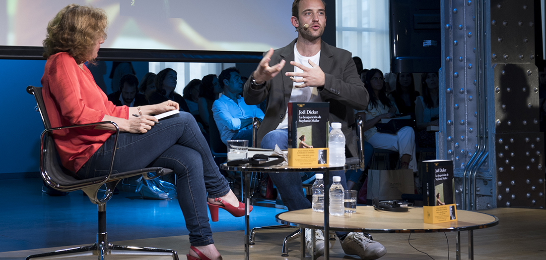 Imágenes del encuentro con Joël Dicker.
