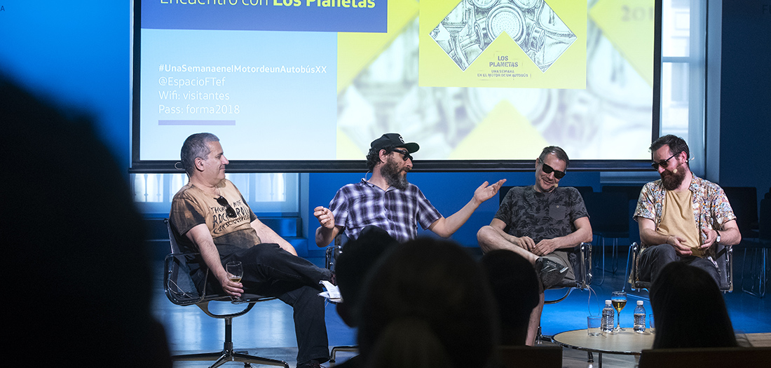 Imágenes del encuentro con Los Planetas.