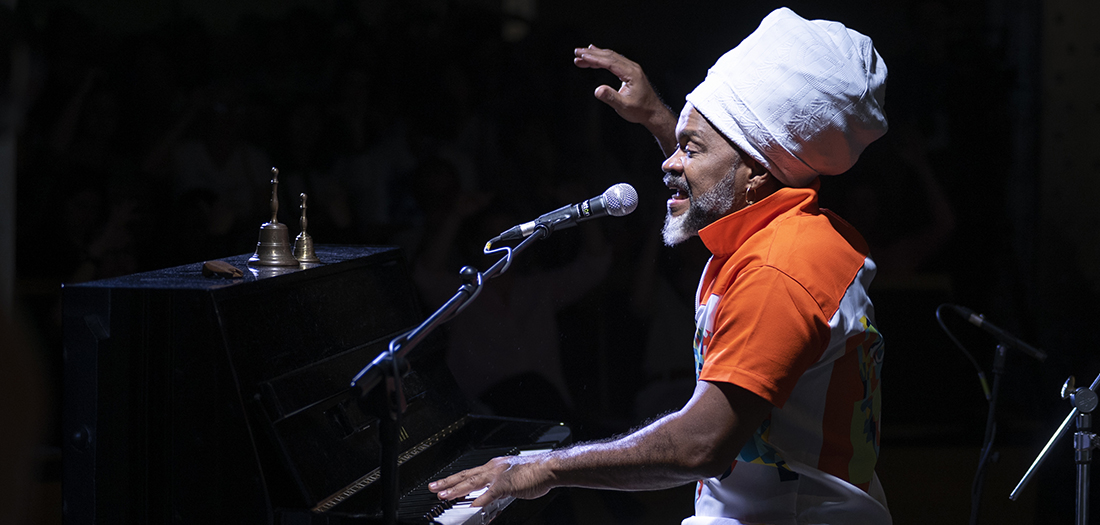 Carlinhos Brown, durante su actuación en nuestro auditorio.