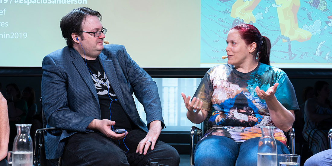 Brandon Sanderson y Tamara Eléa Tonetti Buono