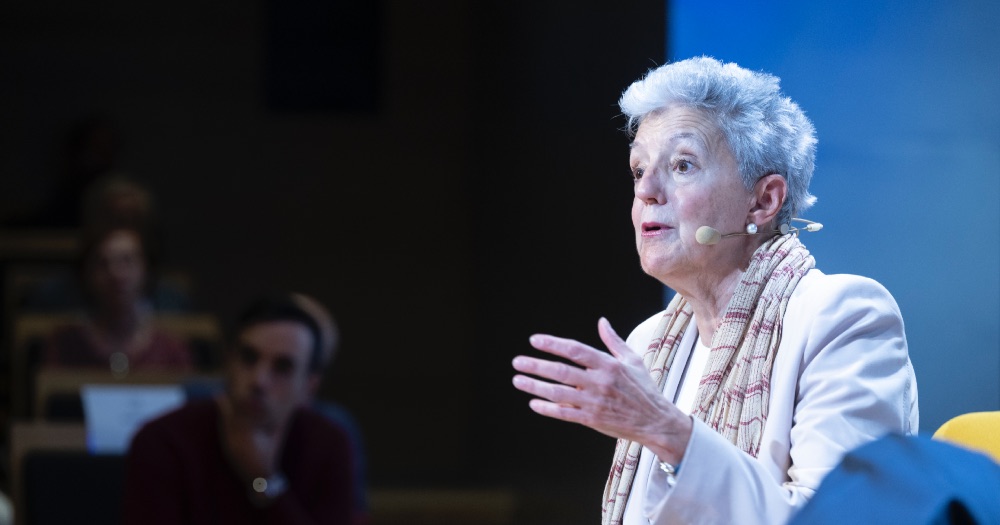 mil ojos esconde la noche