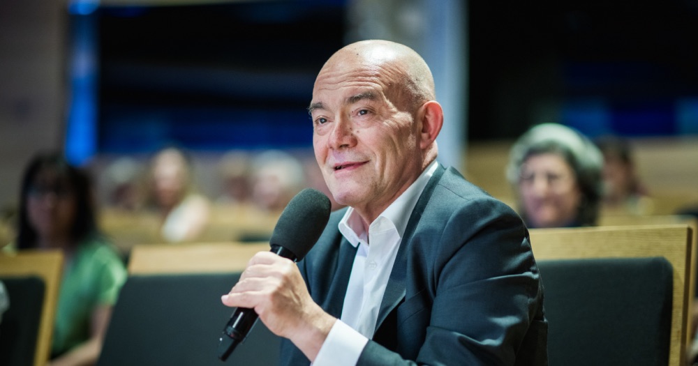 vi aniversario the conversation