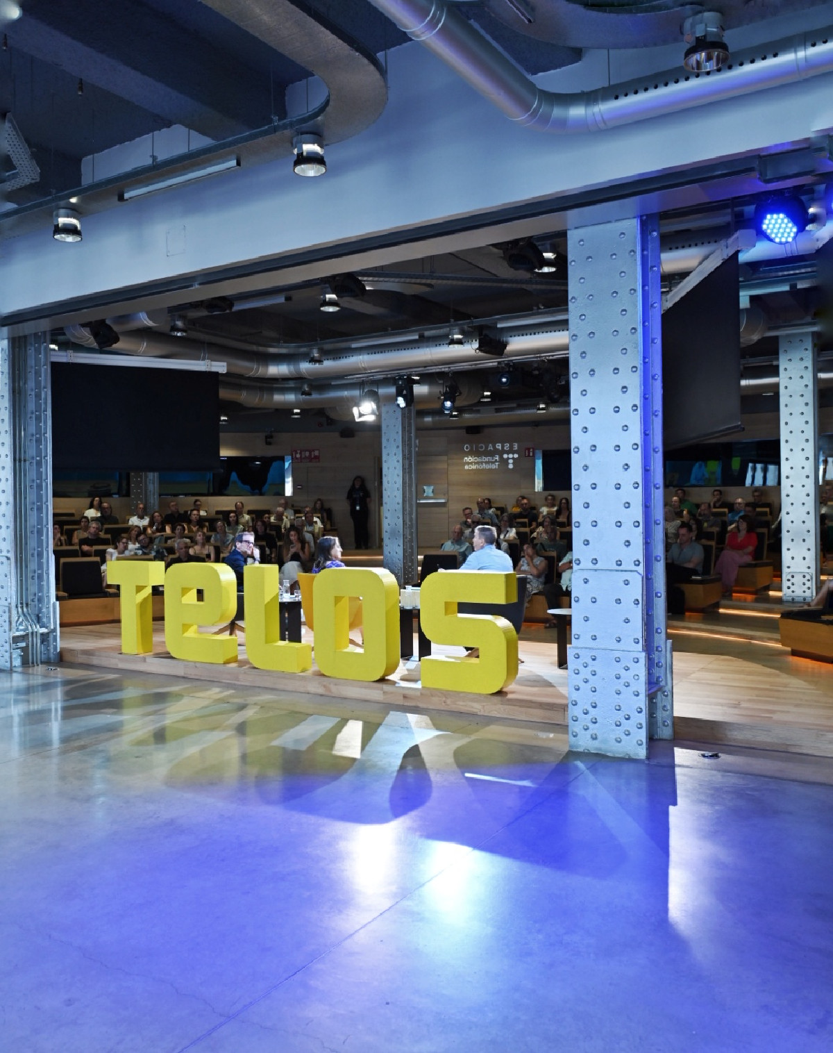 Un momento en Encuentro Telos. IA y Educación. Una relación con costuras