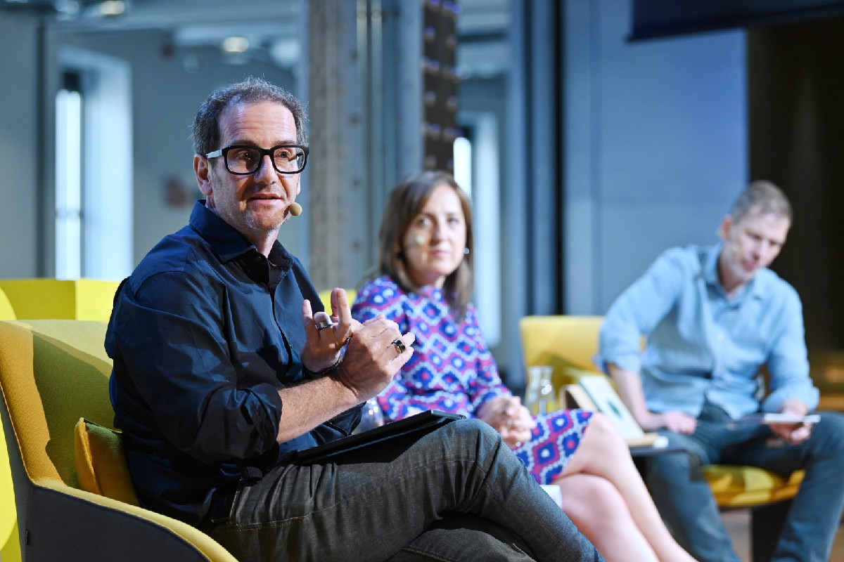 Un momento en Encuentro Telos. IA y Educación. Una relación con costuras