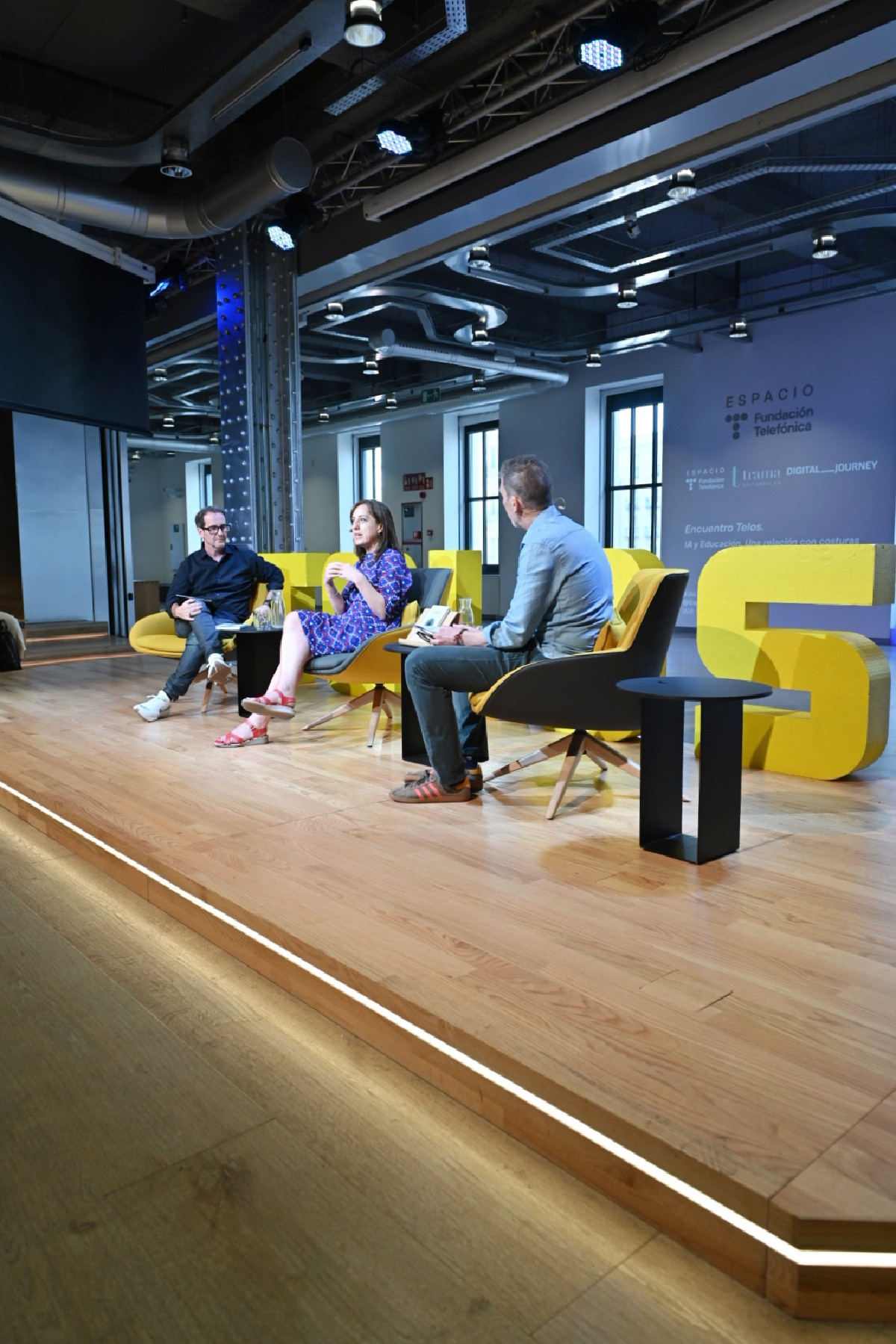 Un momento en Encuentro Telos. IA y Educación. Una relación con costuras