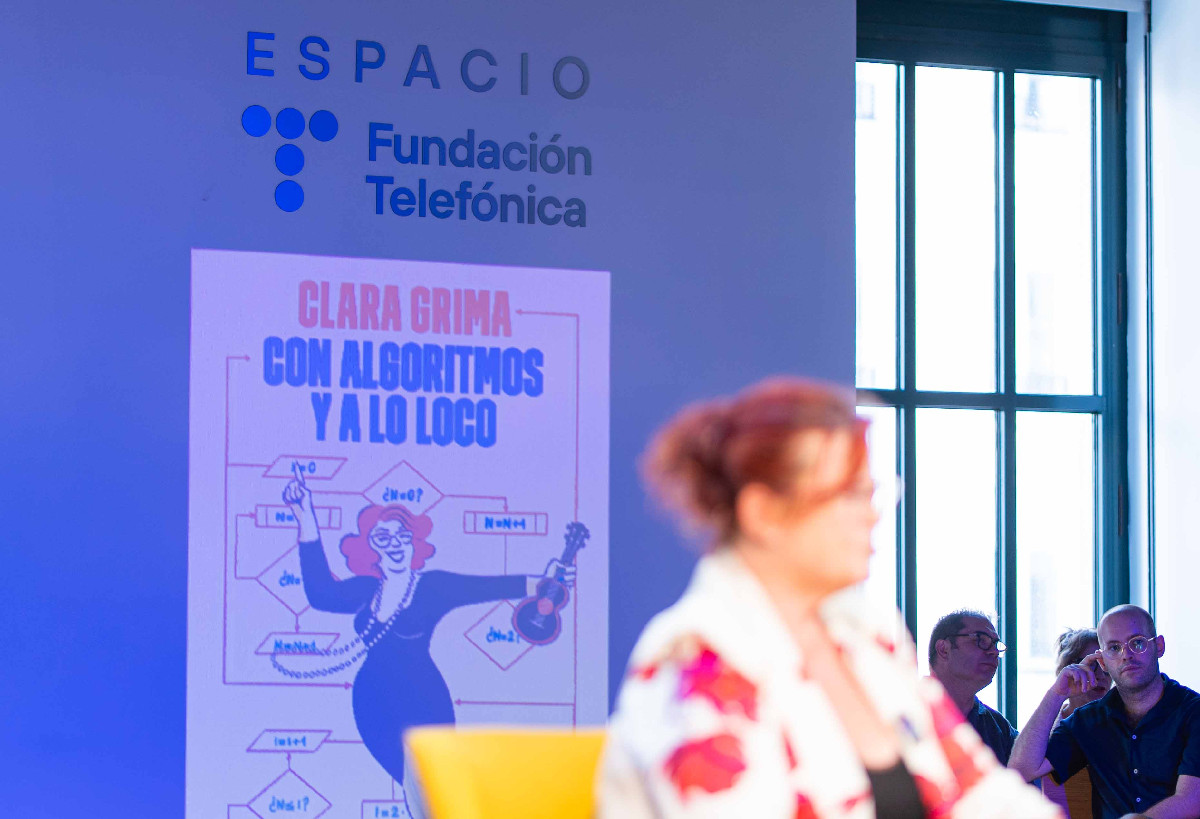 Evento presentación 'Con algoritmos y a lo loco', con Clara Grima y Aberrón