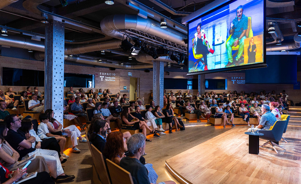 Evento presentación 'Con algoritmos y a lo loco', con Clara Grima y Aberrón