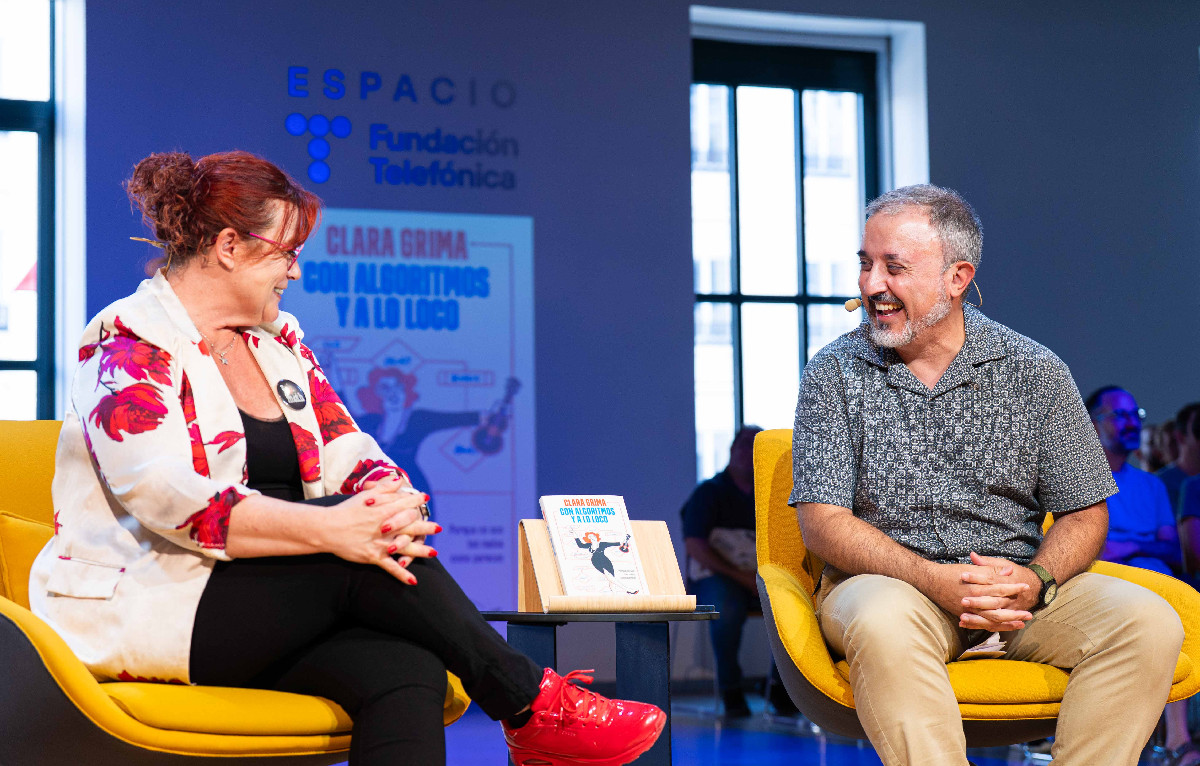 Evento presentación 'Con algoritmos y a lo loco', con Clara Grima y Aberrón