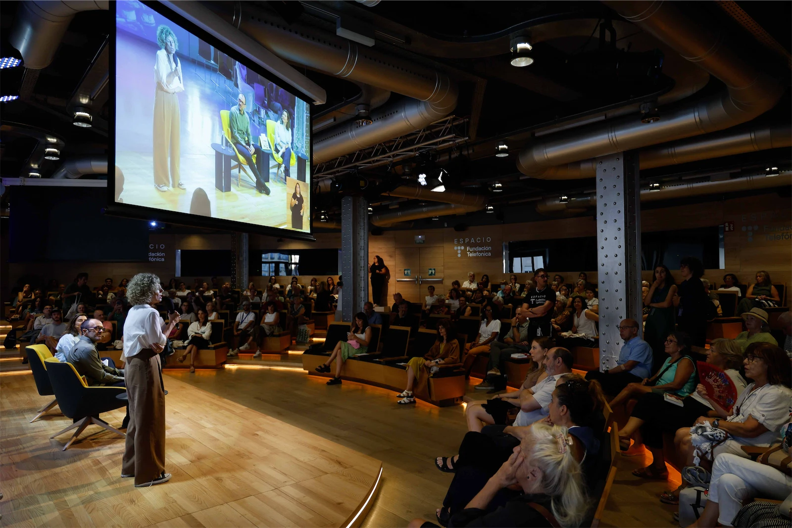 Imagen de la presentación de Las Buenas Noches, de Isaac Rosa