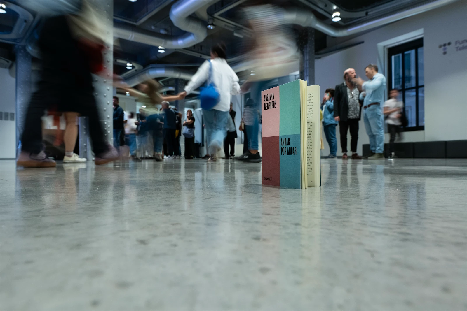 Un momento de la presentación de 'Andar por andar', el ensayo de Adriana Herreros