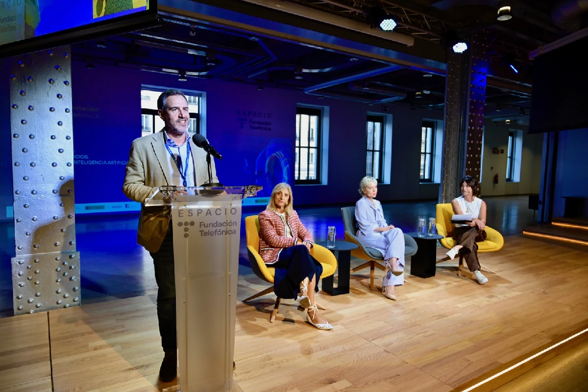 Un momento del encuentro ‘Algoritmos y prejuicios’, con Carme Artigas y Amparo Alonso Betanzos