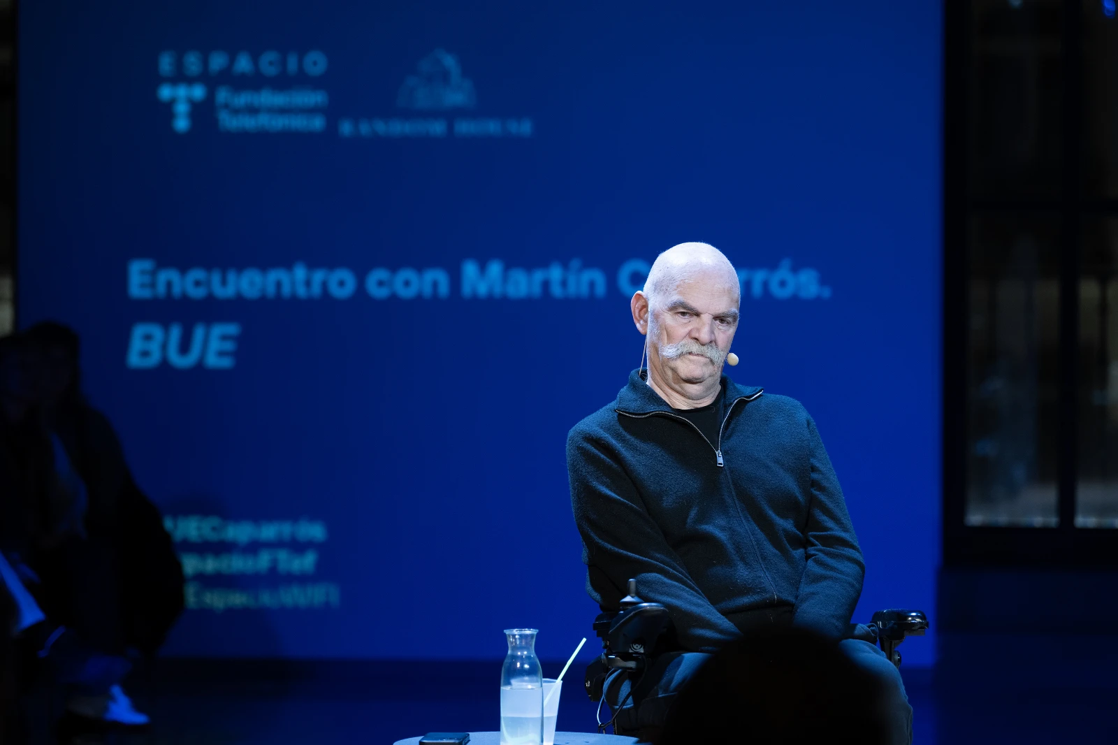 Un momento del encuentro entre Martín Caparrós y Rodrigo Fresán