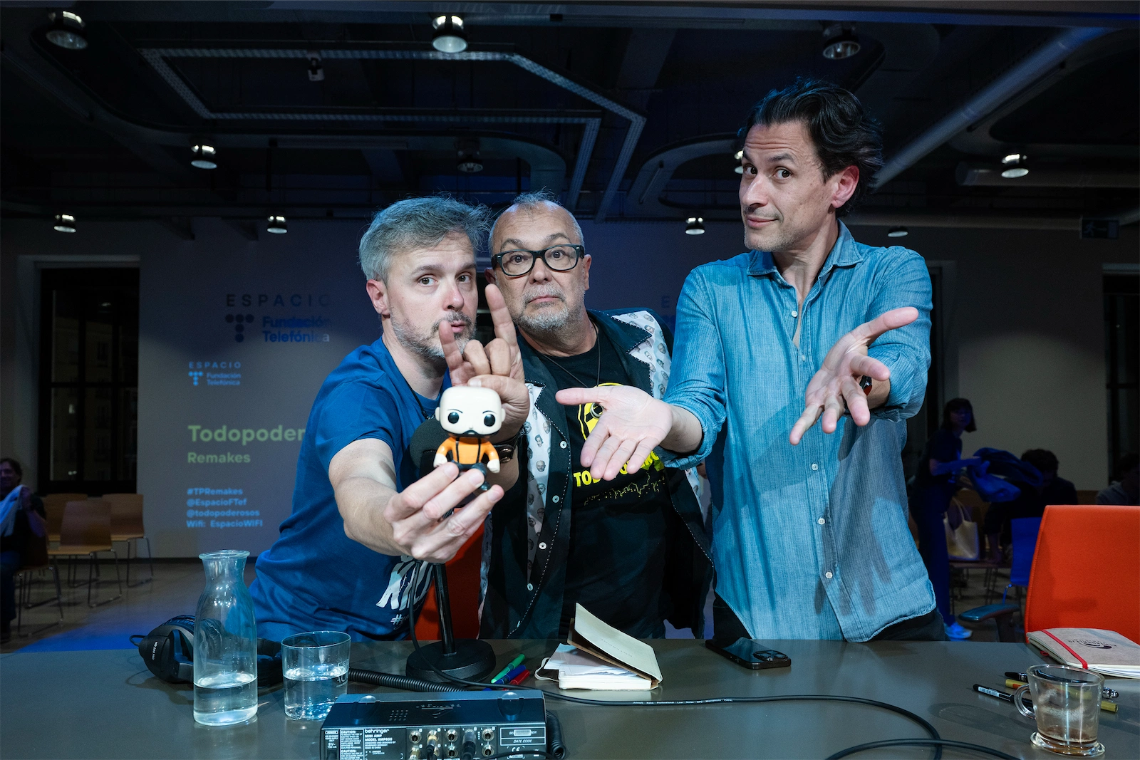 Un momento de Todopoderosos, octubre 2025