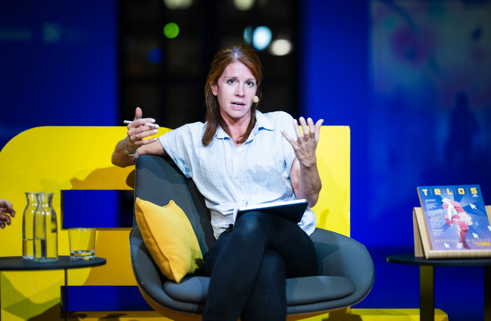 Un momento del encuentro Foro TELOS: Carmen Páez, Clara Ruipérez y Fran Perea