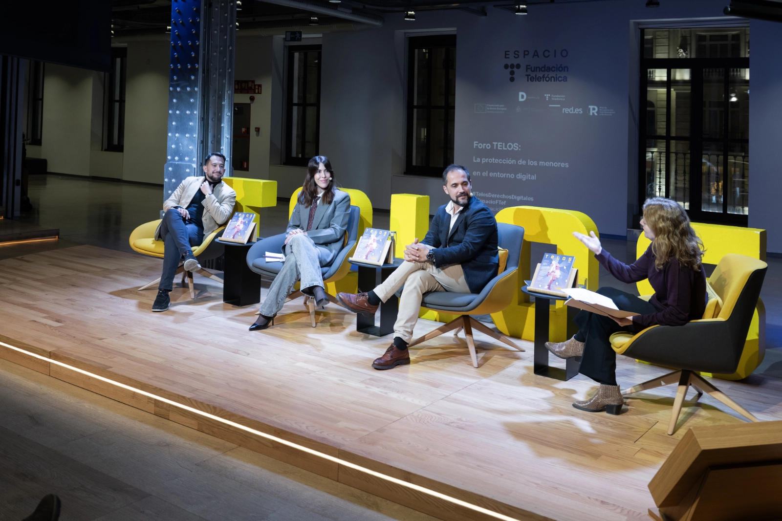 Un momento del Foro TELOS con Delia Rodríguez, Eduardo Fonseca y Jesús Herrero Poza