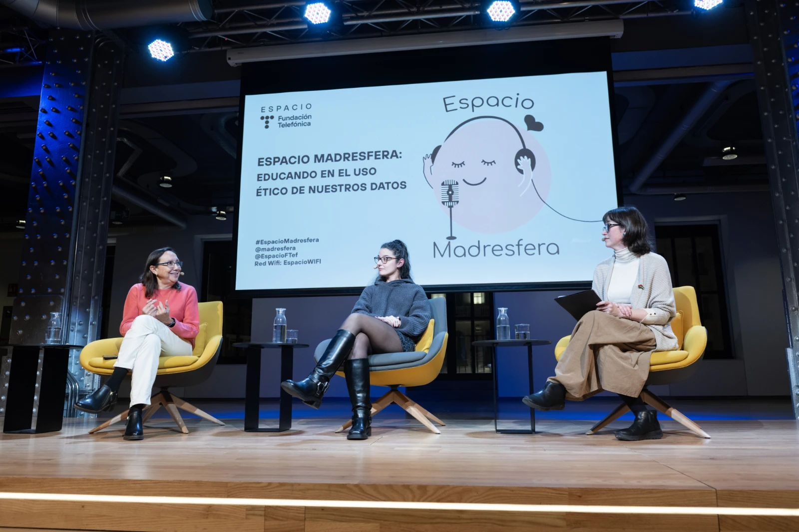 Un momento de la grabación del Espacio Madresfera del 12 de diciembre de 2025