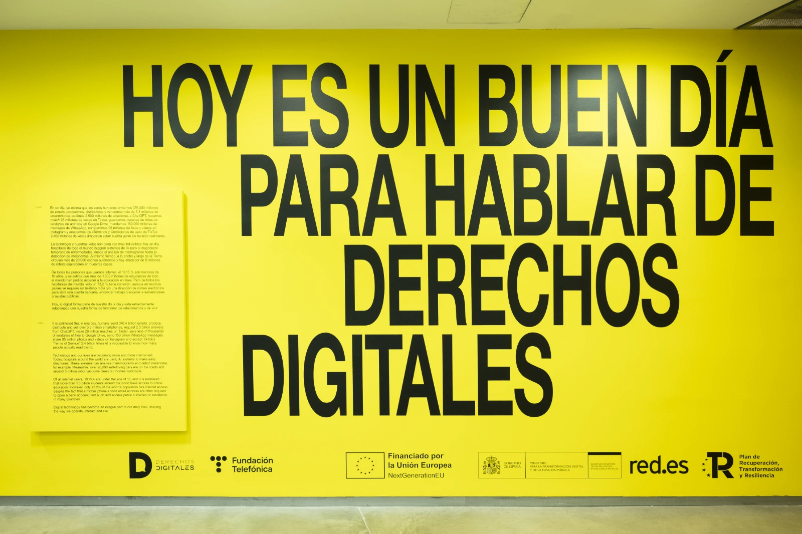 Foto de sala de la exposición ‘Hoy es un buen día para hablar de Derechos Digitales’