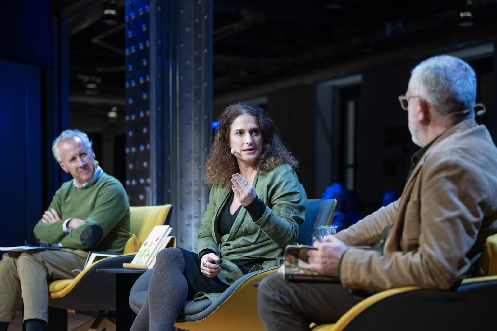 Un momento del encuentro con la neurocientífica Nazareth Castellanos y los periodistas Rafael Ruiz y Lorenzo Milá