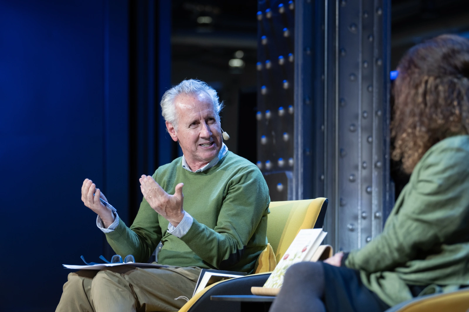 Un momento del encuentro con la neurocientífica Nazareth Castellanos y los periodistas Rafael Ruiz y Lorenzo Milá